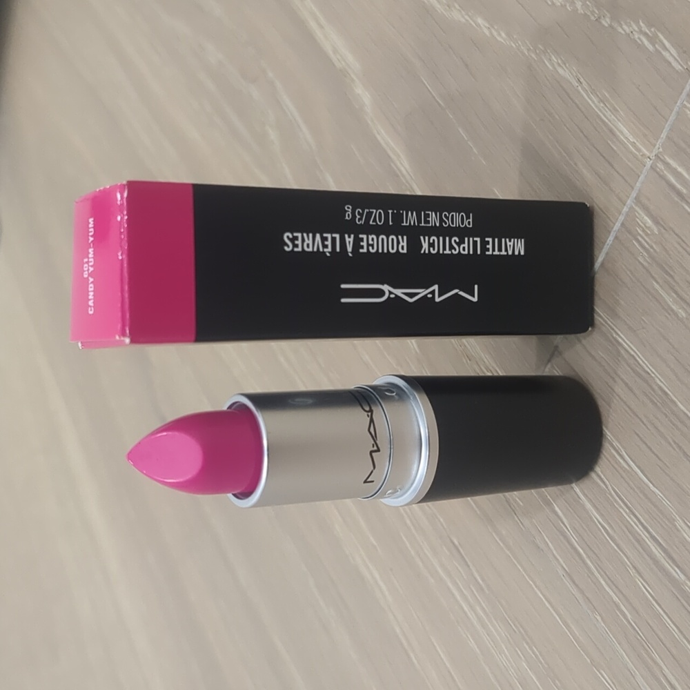 MAC Cosmetics Candy Yum-Yum Matte Lipstick - Bold Pink